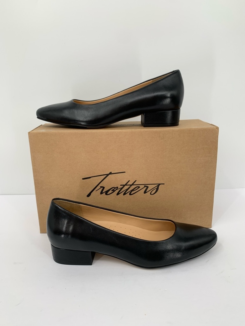 Trotters Jewel pumps black leather low block heel shoe comfort new 8 NARROW 8N
